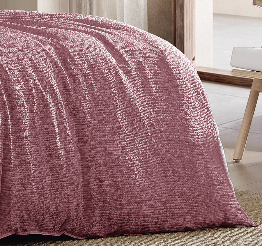 Boardwalk Quilt Cover Set Range Lipstick