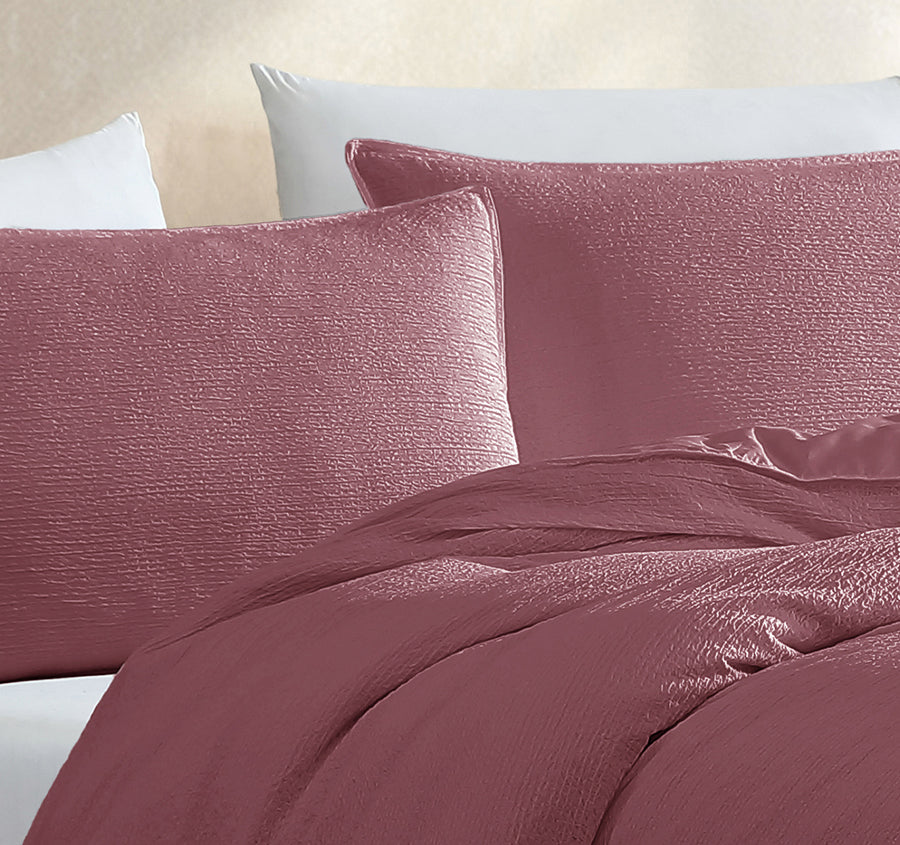 Boardwalk Quilt Cover Set Range Lipstick