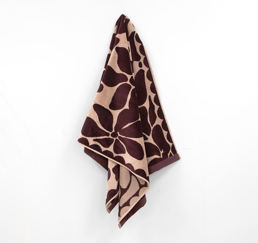 Palma Petal 560GSM Cotton Bath Towel Range Mulberry and Shell