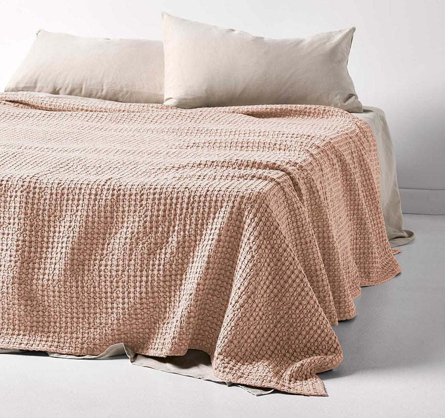 Waffle Bed Throw Pink