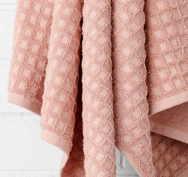 Waffle 580GSM Cotton Bath Towel Range Pink Clay