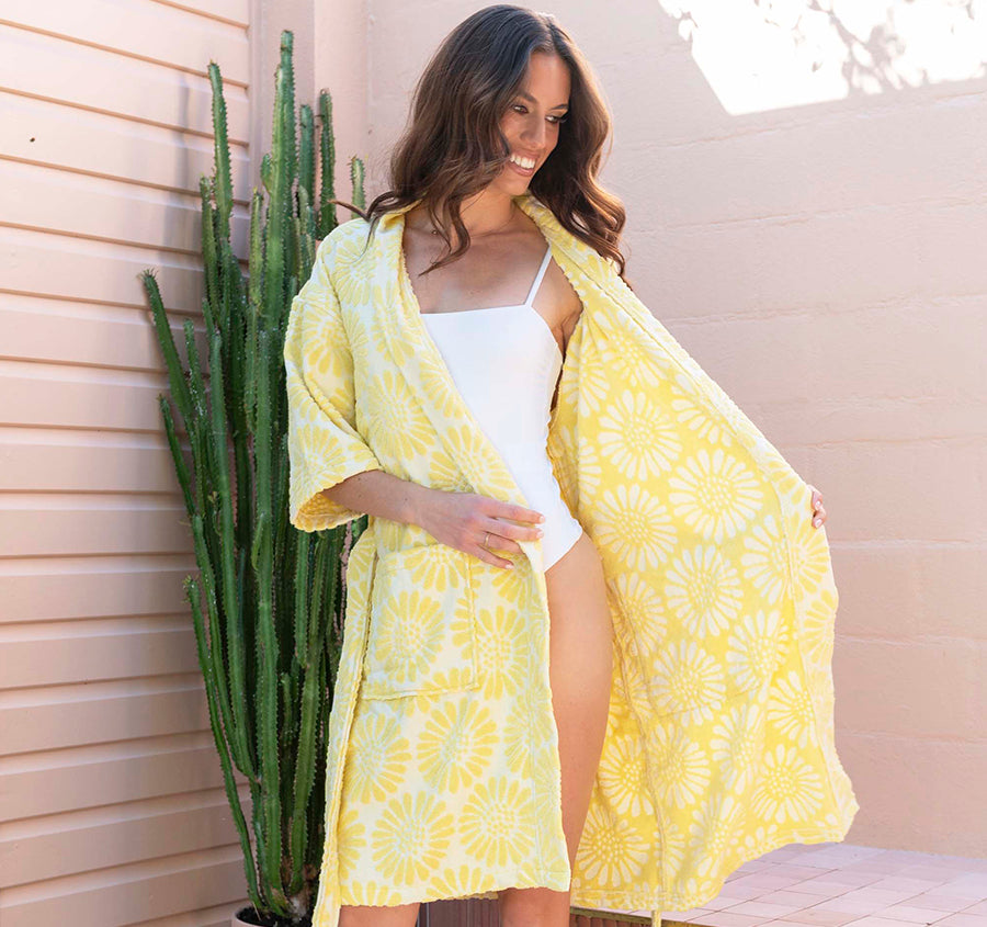 HiLo Short Robe Range Daisy Butter