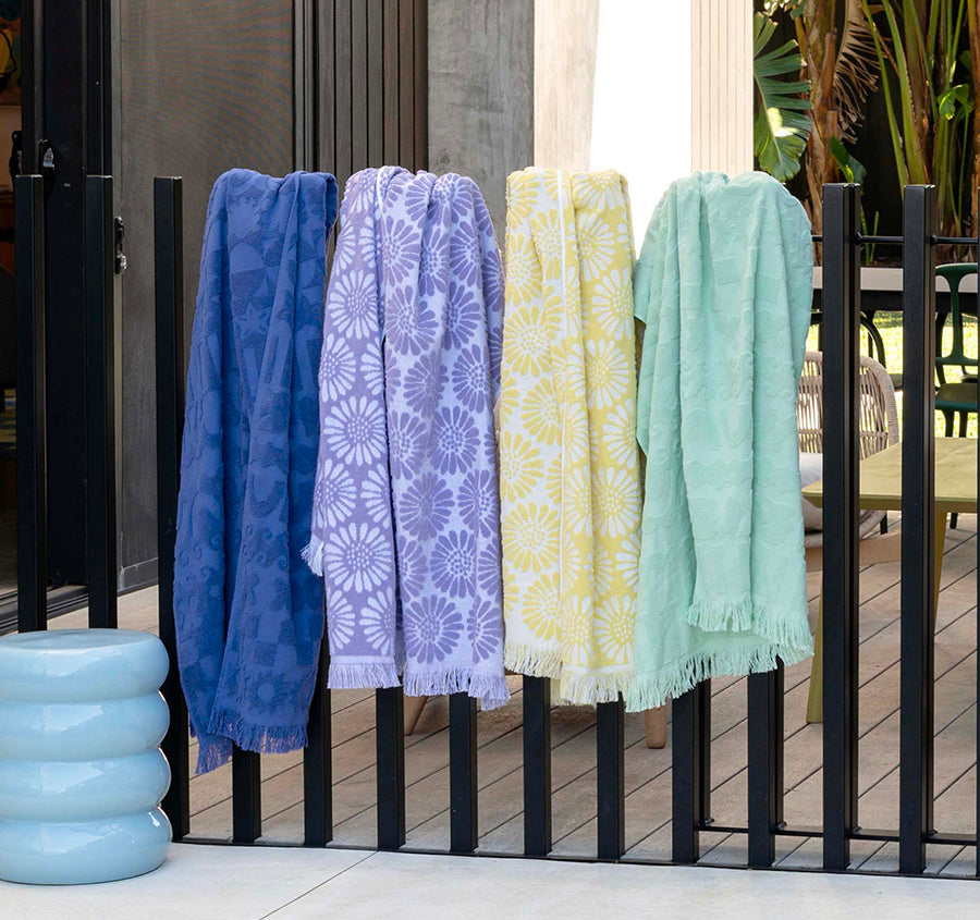 HiLo 90x170cm Beach Towel Daisy Lilac