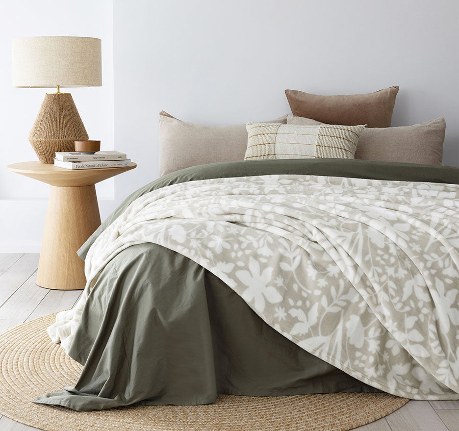 Liv Ultraplush Blanket Range Pebble