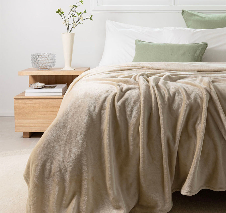 Ultraplush Blanket Range Linen