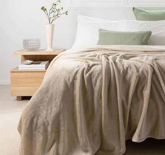 Ultraplush Blanket Range Linen