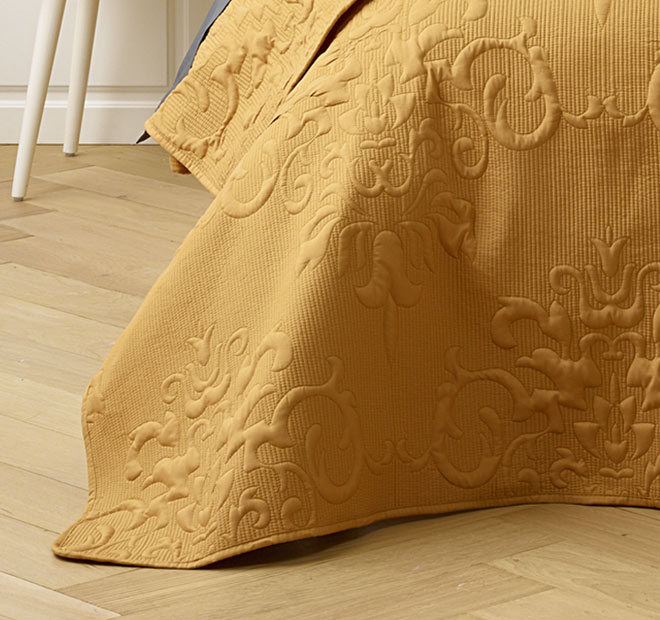 Gatwick Bedspread Set Range Gold