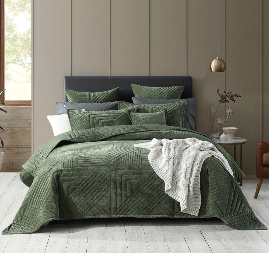 Samatra Coverlet Set Range Olive