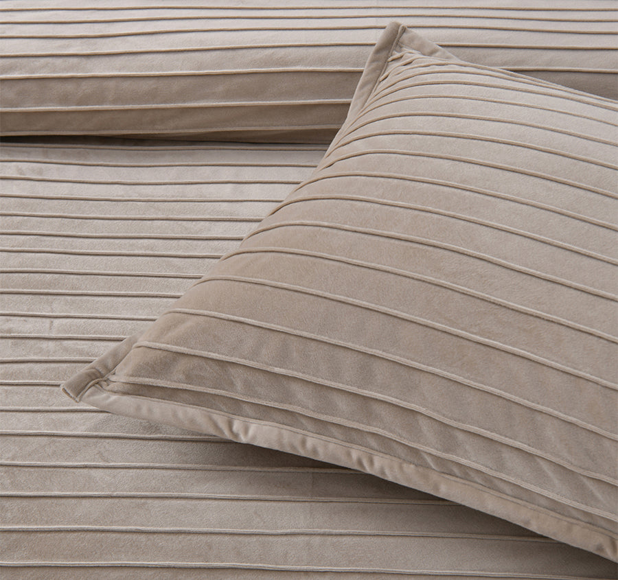 Saphira Coverlet Set Range Latte