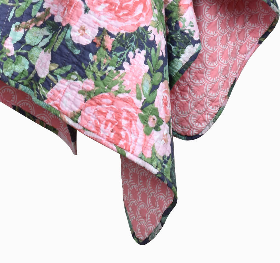 Queens 130x160cm Throw Rug