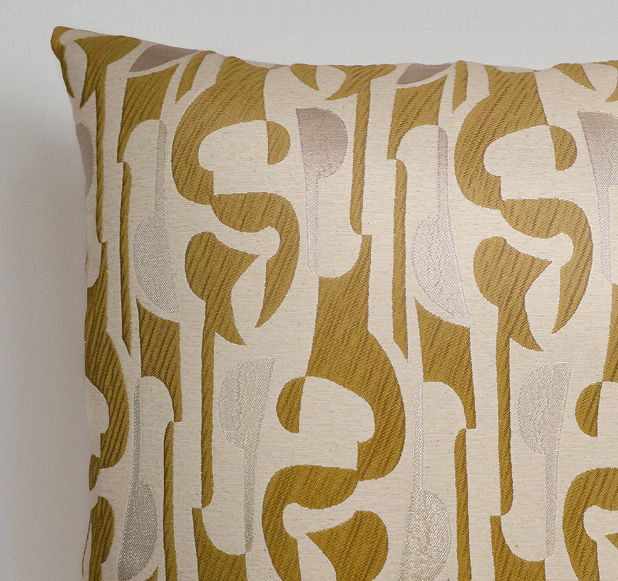 Beton 50x50cm Filled Cushion Gold