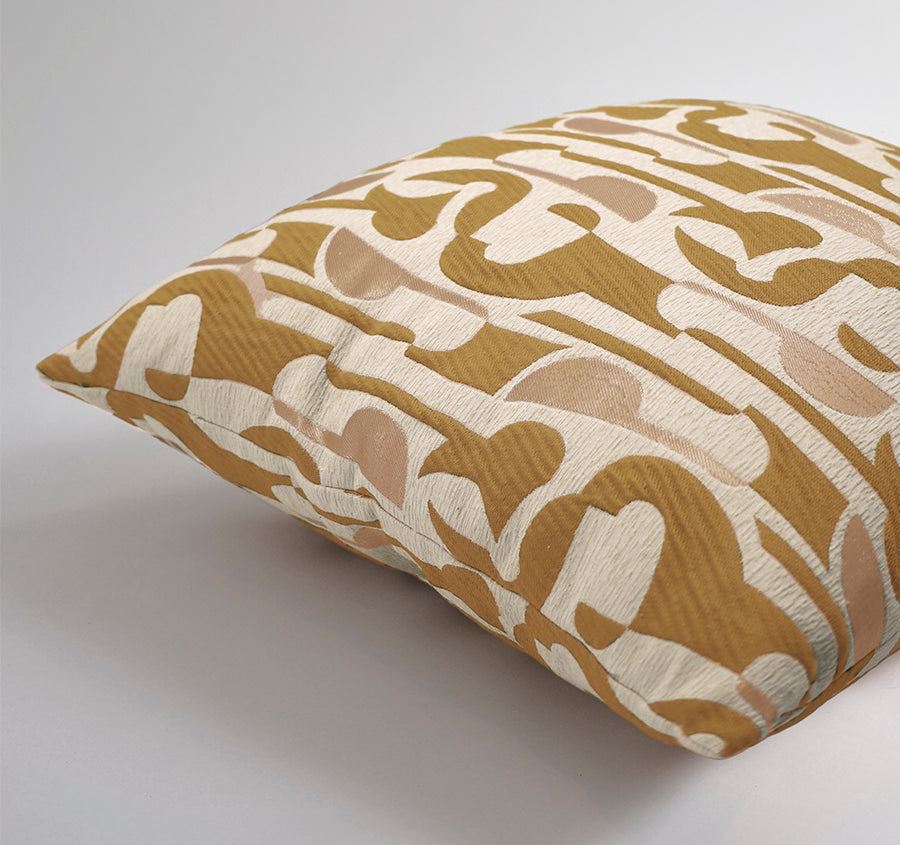 Beton 50x50cm Filled Cushion Gold