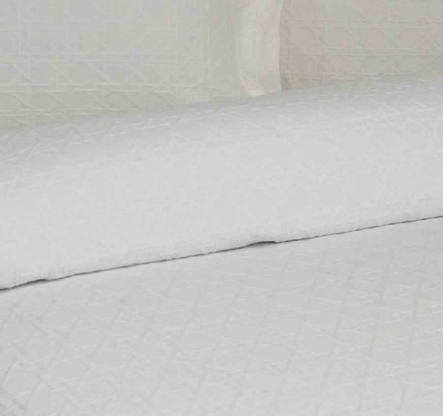 Villa Matelassé Coverlet Range White