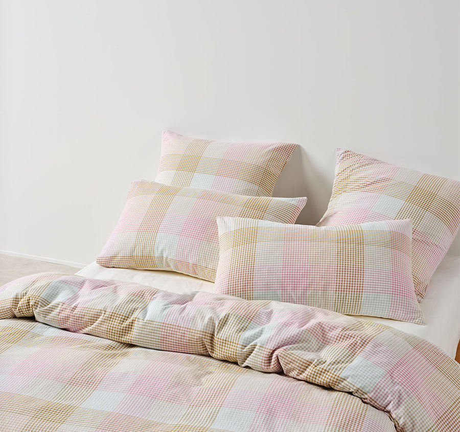 Bloomfield Quilt Cover Set Range Pink