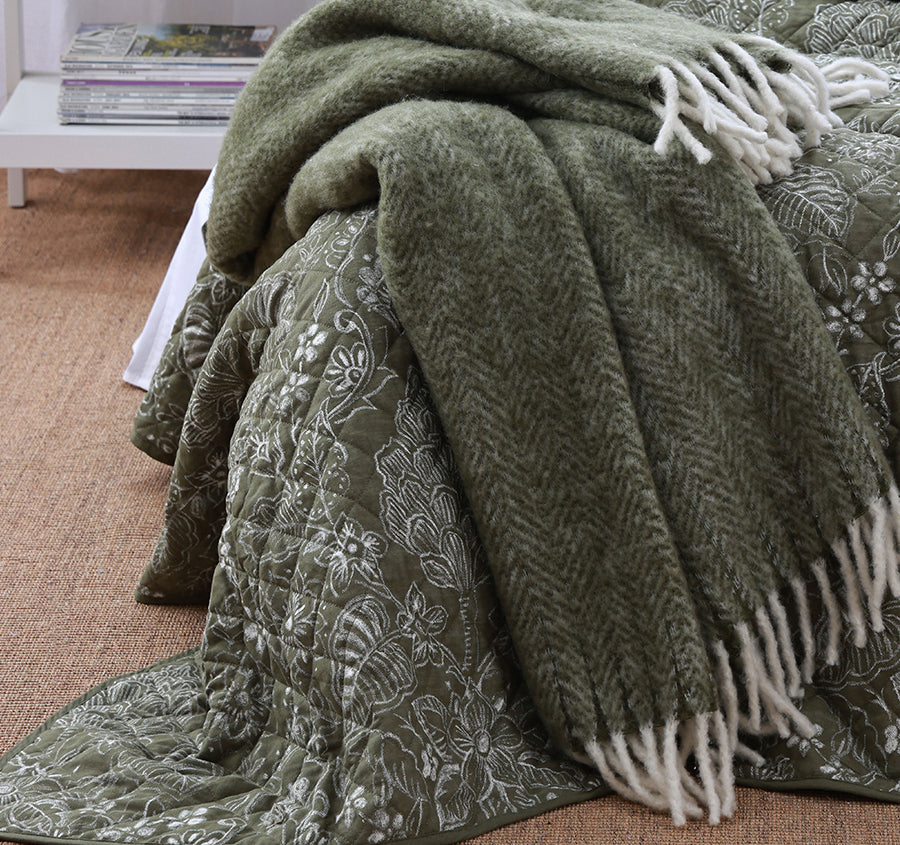 Botanica Bedspread Set Range Poplar