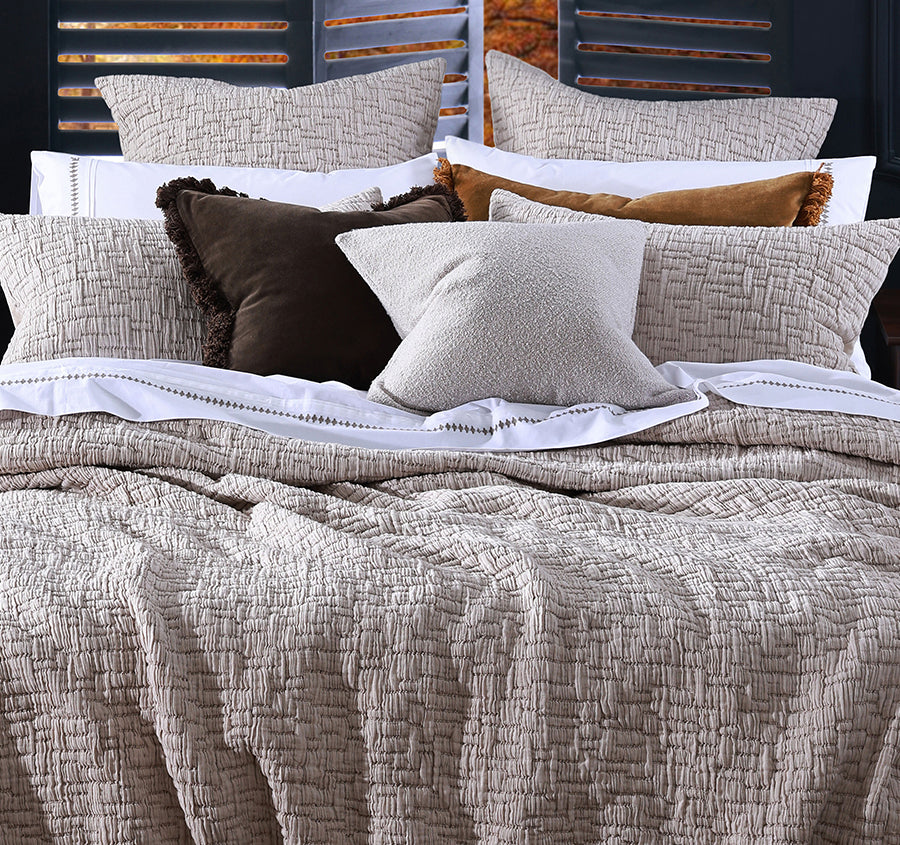 Livie Coverlet Set Range Bark