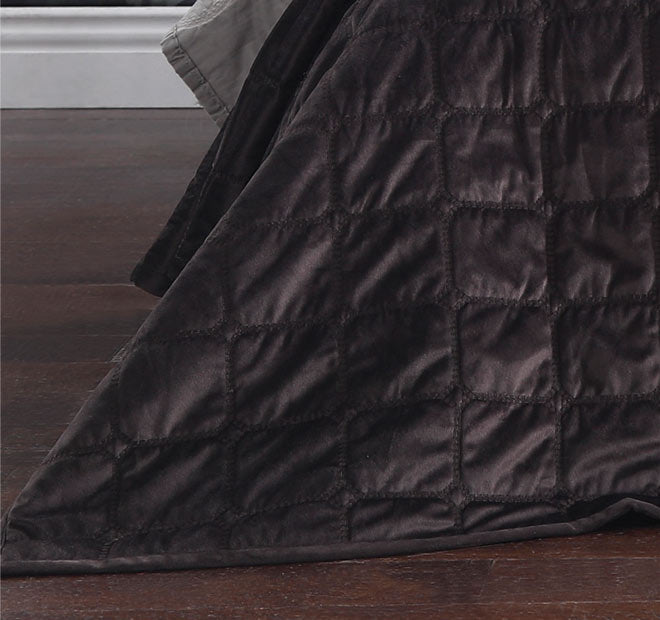 Meeka Queen Bed Comforter Set Coffee