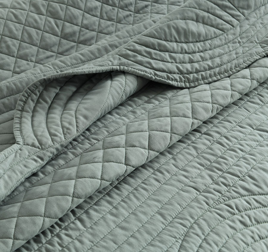 Scallop Coverlet Set Range Juniper