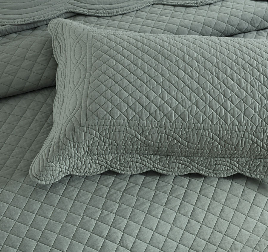 Scallop Coverlet Set Range Juniper