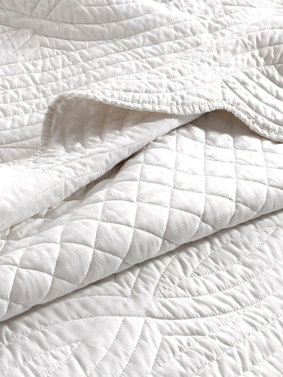 Scallop Coverlet Set Range Pearl