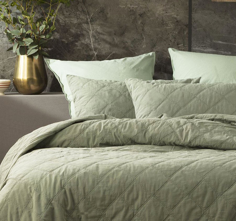 Attwood Coverlet Set Range Fern