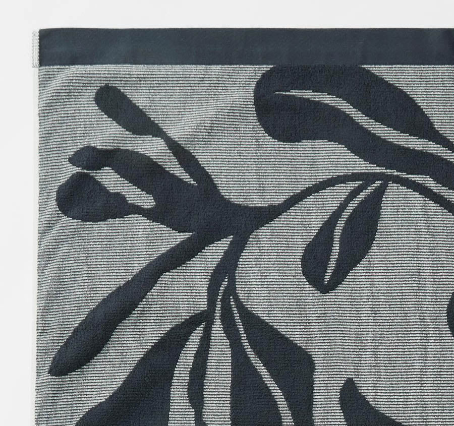 Cowrie Bay 95x175cm Beach Towel Carbon