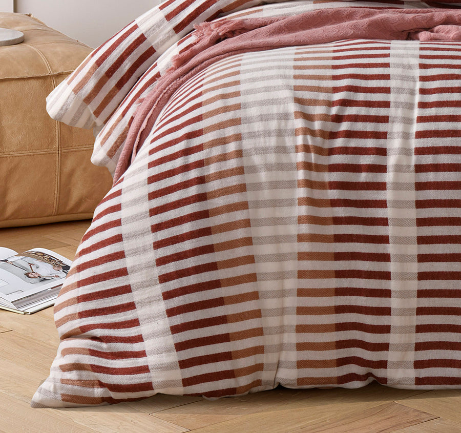 Tempo Quilt Cover Set Range Red