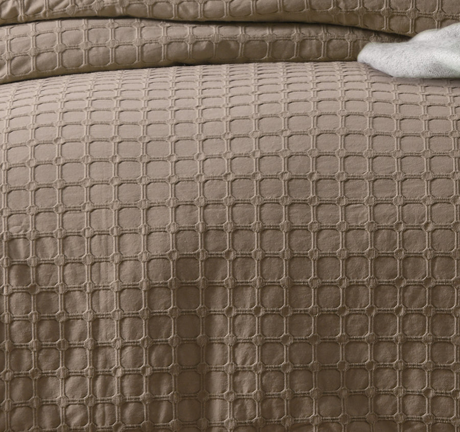 Willow Quilt Cover Set Range Chocolate