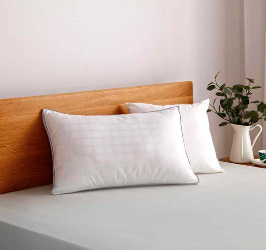 Deluxe Hotel 800g Soft and Low Standard Pillow