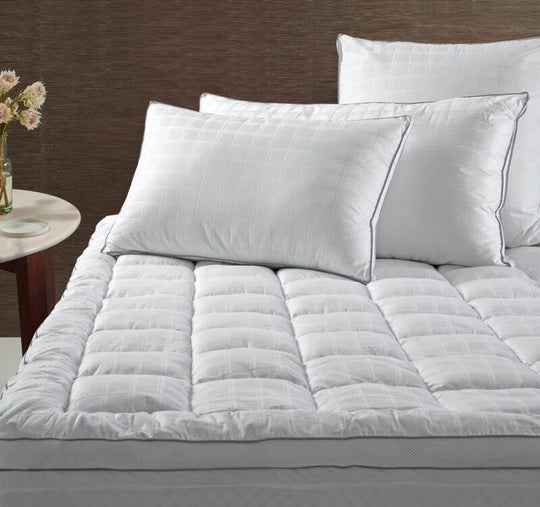 Deluxe Hotel 550GSM Mega Fitted Mattress Topper Range