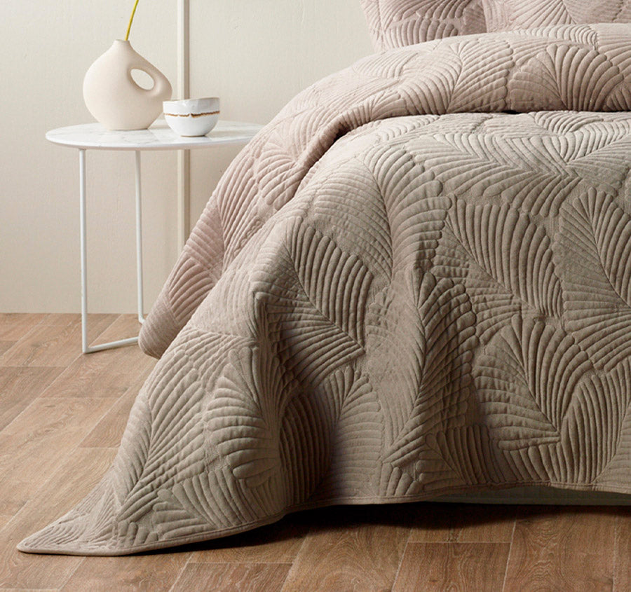 Kairo Coverlet Set Range Champagne