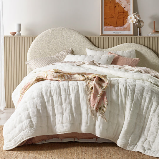 Hugo Comforter Set Range White