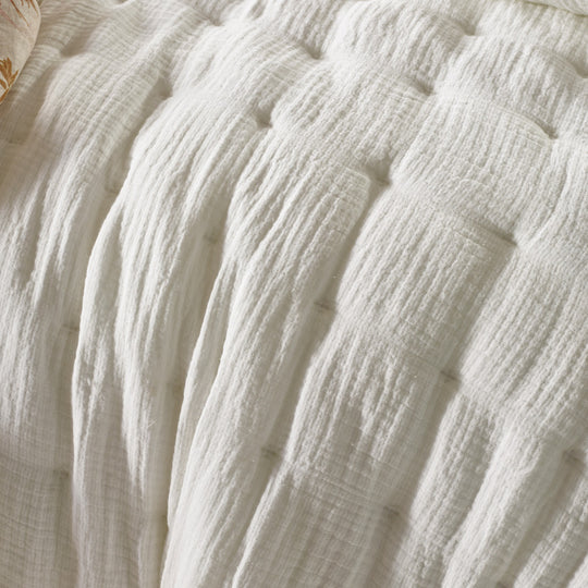 Hugo Comforter Set Range White